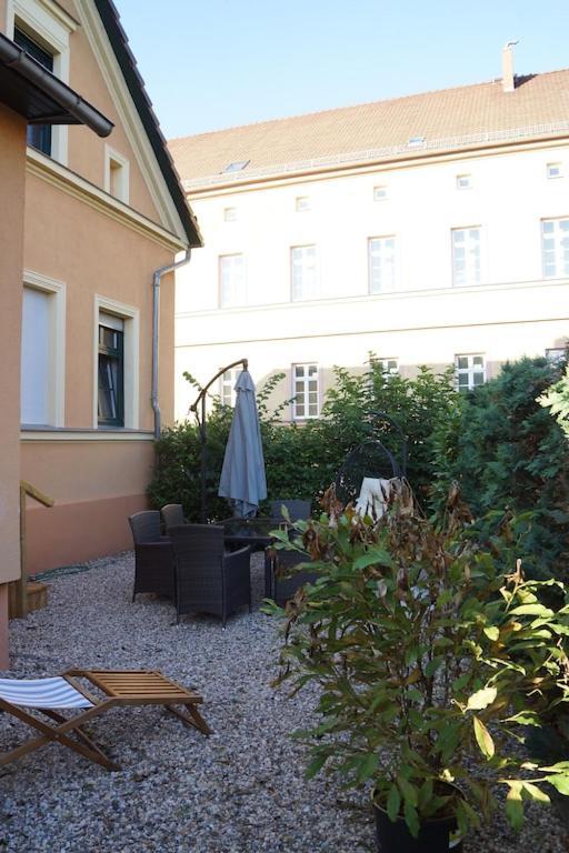 "Ferienwohnung Am Schloss" - Ferienwohnung Mit Blick Auf Das Barbyer Schloss, 5 Gehminuten Bis Zur Elbe Ngoại thất bức ảnh
